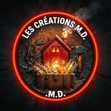 Logo des Créations M.D. : badge rond noir et rouge avec une maison rouge sur un coffre à outils en bois